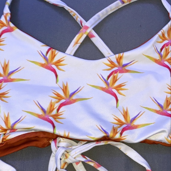 Nā wāhine Lole bird of paradise top - Picture 3 of 4